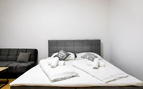 Royal-Haven Apartment